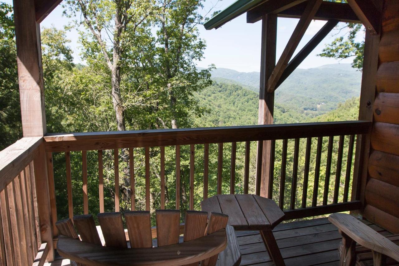Lazy Bear Lodge Valle Crucis Exterior photo