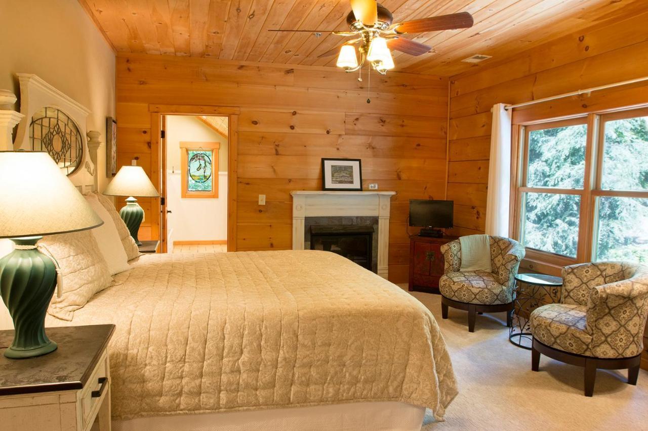 Lazy Bear Lodge Valle Crucis Exterior photo